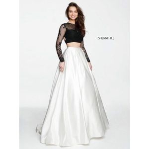 Sherri Hill Black & white two piece POCKETS